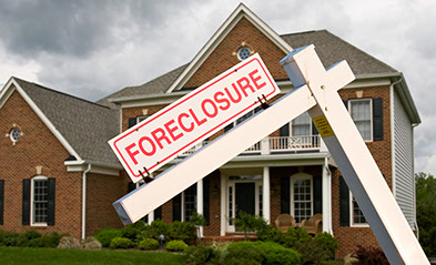 Home 5 foreclosure sign in front on modern house